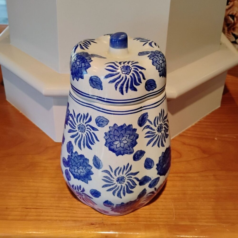 Blue & White Chinoiserie Ginger Jar w/ Lid Tall Gourd Shaped 9"